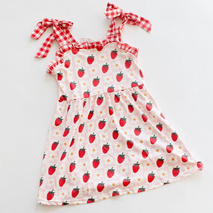 Strawberry + Daisies