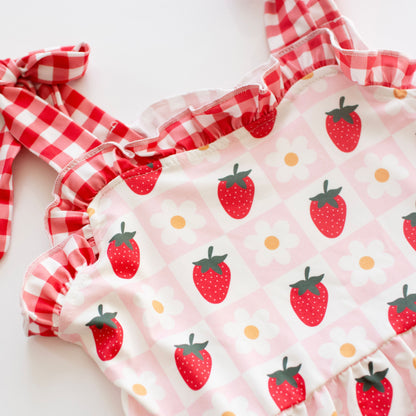Strawberry + Daisies